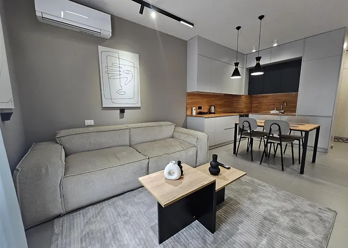 Valentino Noir Lejlighed Tirana