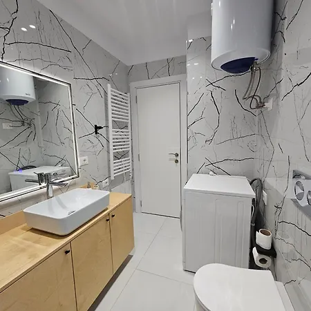 Valentino Noir * 티라나