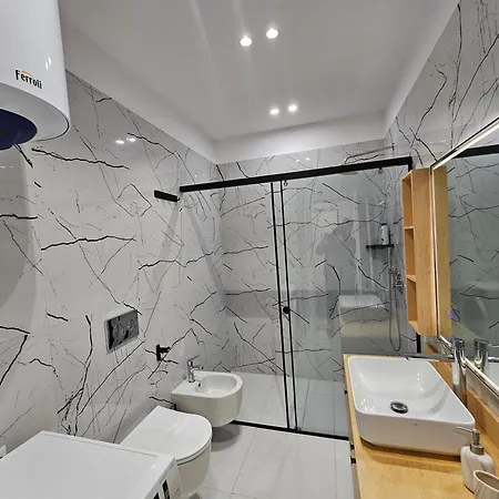 Valentino Noir * 티라나